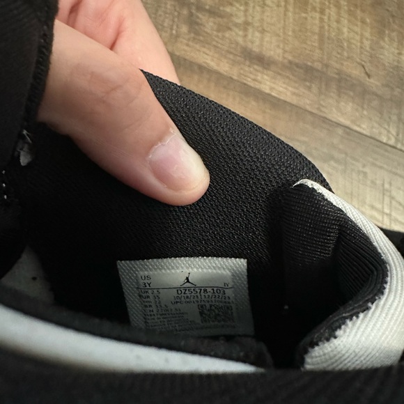 Jordan Kids White and Mint Sneakers - Picture 5 of 5